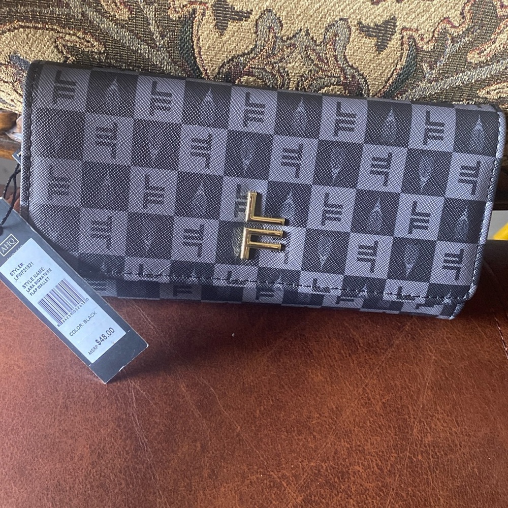 London Fog Collection flap Wallet 8”w+4.5 NWT black & gray with gold hardware